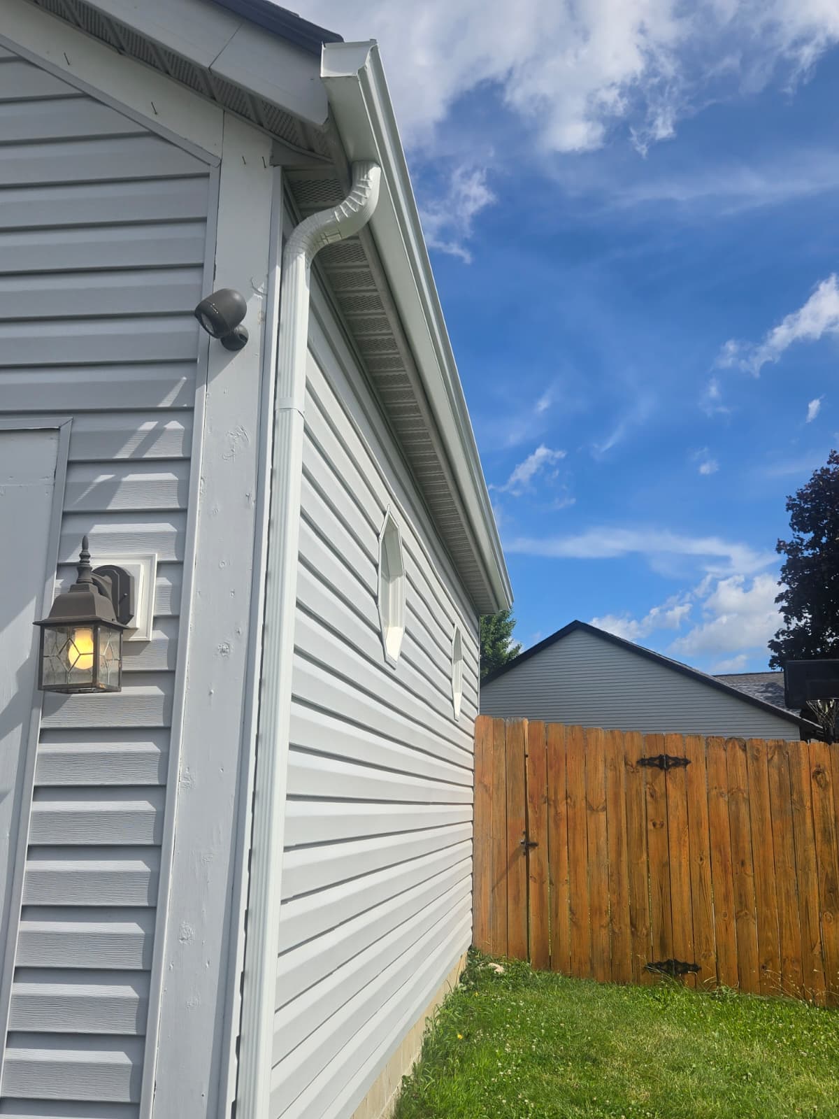 Gutter replacement installation